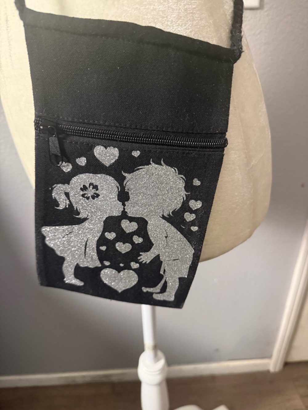 Black Crossbody Bag with Silver Glitter Kissing Kids Design ideal travel time